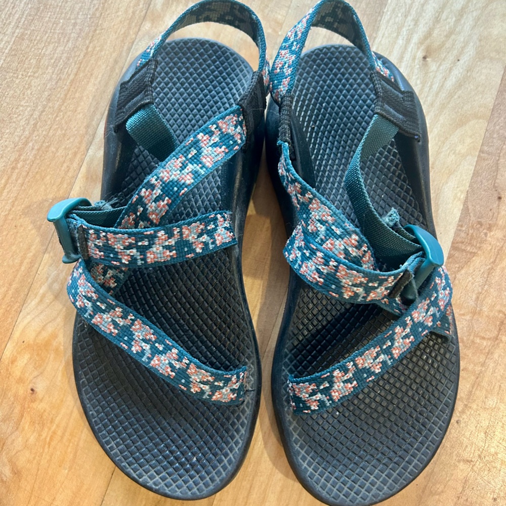 Chaco sandals women’s size 7.